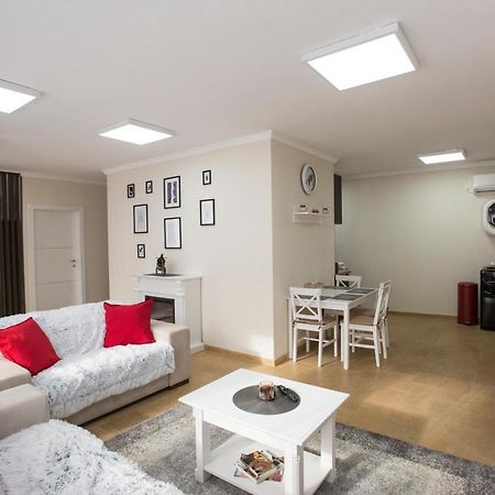 Lira Holiday Apartments Satu Mare Exterior foto