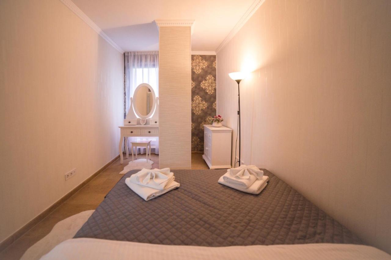 Lira Holiday Apartments Satu Mare Exterior foto